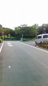 三郷公園バス停付近道路